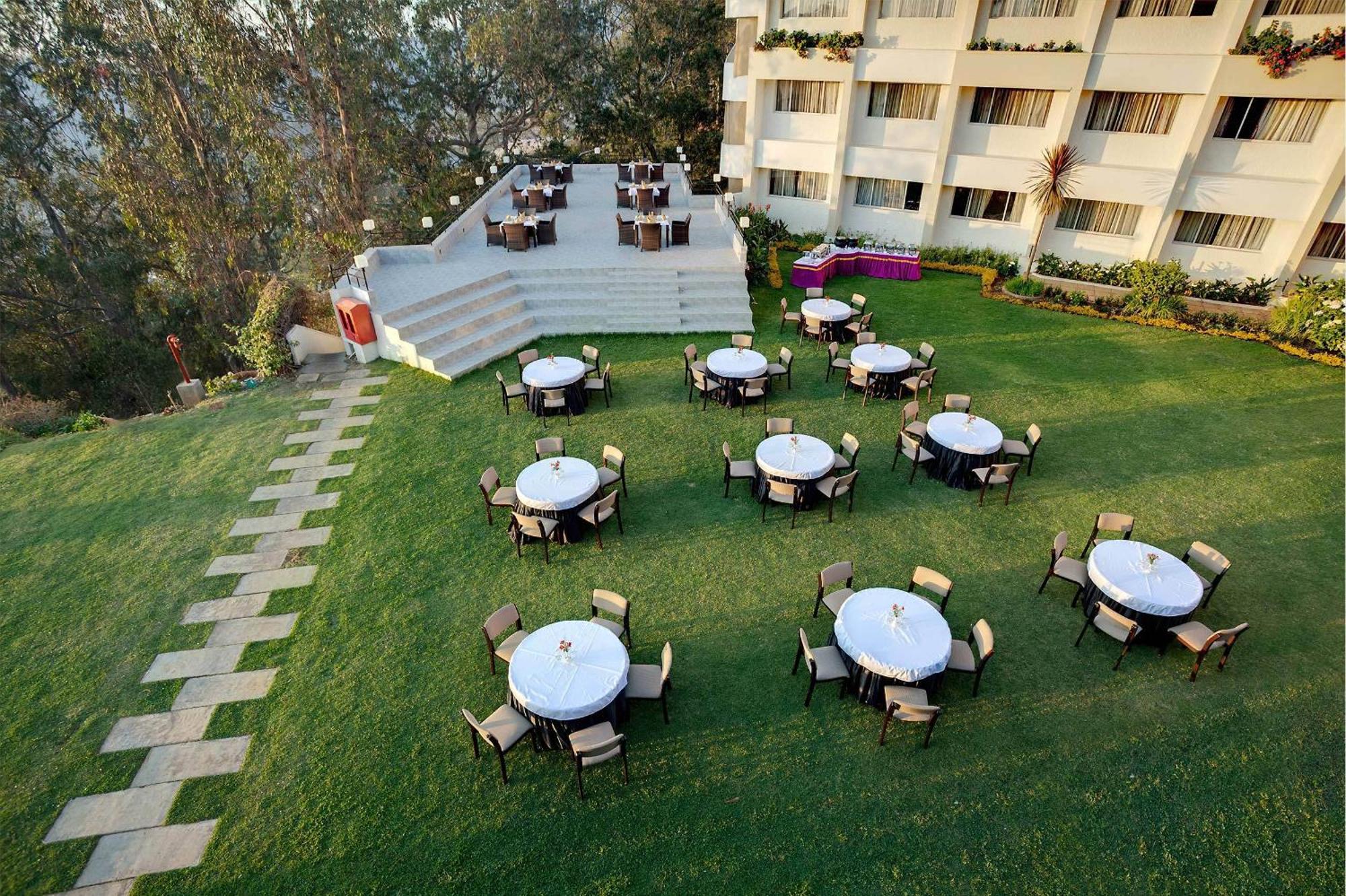 Sinclairs Retreat Ooty Hotel Bagian luar foto