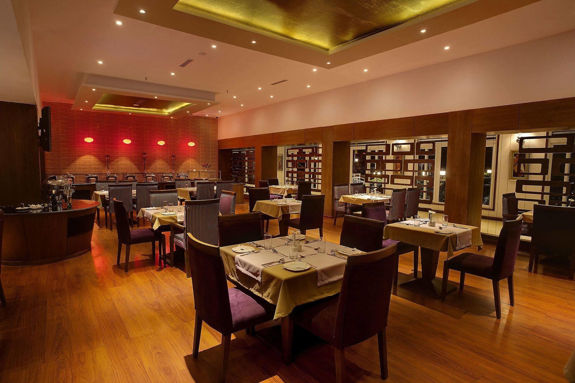 Sinclairs Retreat Ooty Hotel Bagian luar foto